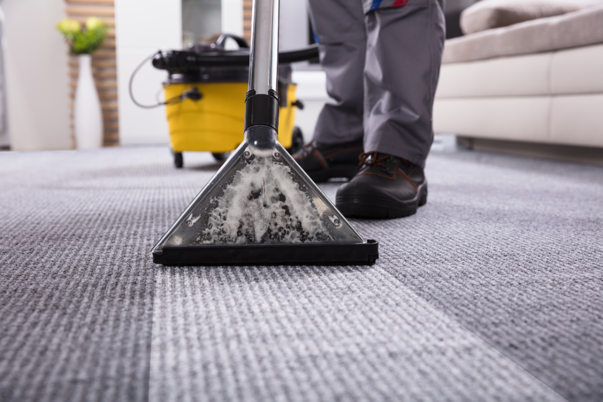 Serahkan Pada Ahlinya! Jaga Karpet Kantor Tetap Bersih